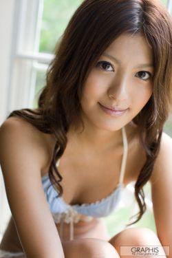 新井佑美